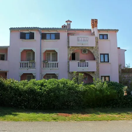 Apartment Family Friendly Apartments With A Swimming Pool Rovinj - 3394