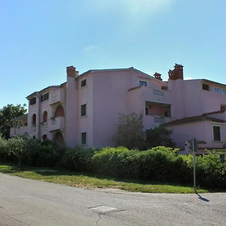 Family Friendly Apartments With A Swimming Pool Rovinj - 3394 * Rovinj