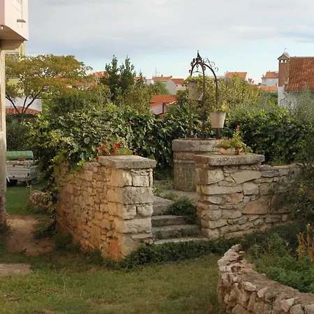Family Friendly Apartments With A Swimming Pool Rovinj - 3394 *