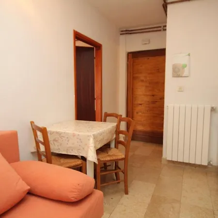 Apartment Family Friendly Apartments With A Swimming Pool Rovinj - 3394