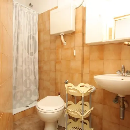 Family Friendly Apartments With A Swimming Pool Rovinj - 3394 Apartment *