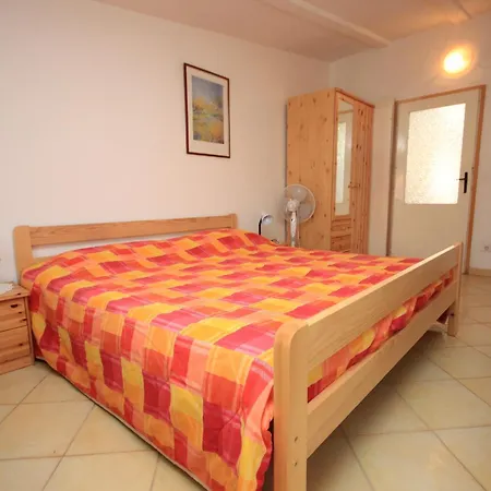 Apartment Family Friendly Apartments With A Swimming Pool Rovinj - 3394 *