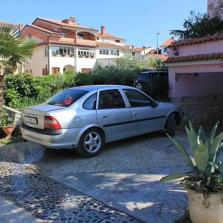Family Friendly With A Swimming Pool - 3394