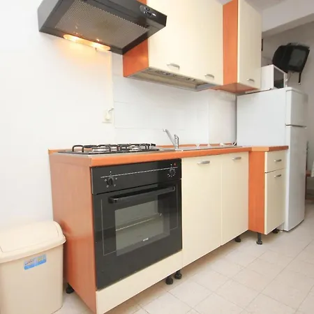 Family Friendly With A Swimming Pool - 3394 Rovinj